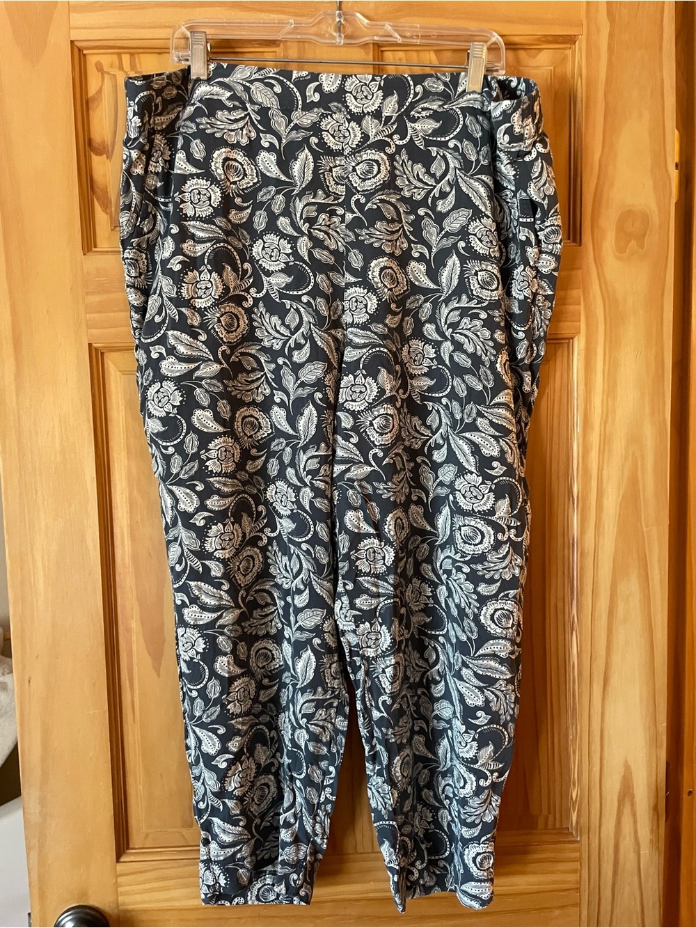 Jessica Simpson Navy & White Floral Straight Leg Pants